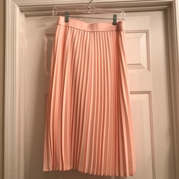 New York & Company Dresses & Skirts - Small Pink Midi Skirt